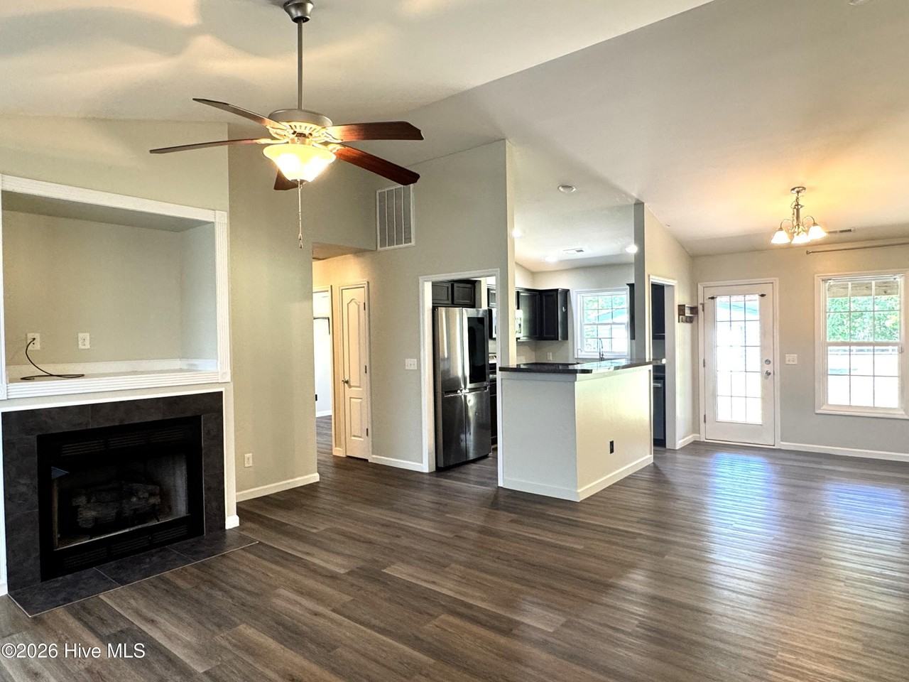 186 Christy Dr - Photo 2 of 30