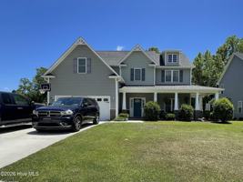 featured image of 807 Oleander St