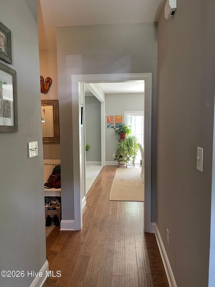 807 Oleander St - Photo 7 of 40