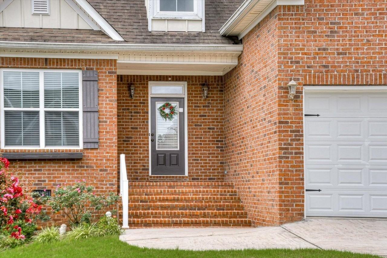 2520 Grier Cir - Photo 3 of 43