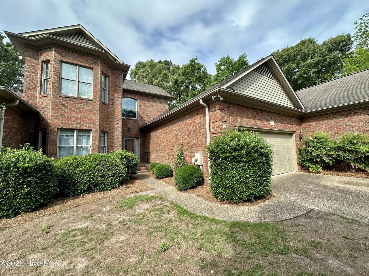 1113 Devonshire Dr - Photo 2 of 29