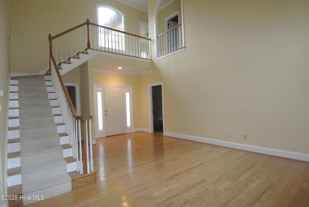 1113 Devonshire Dr - Photo 3 of 29