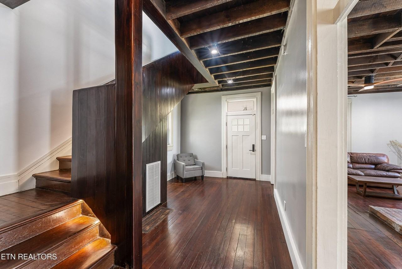2100 Cecil Ave - Photo 4 of 42