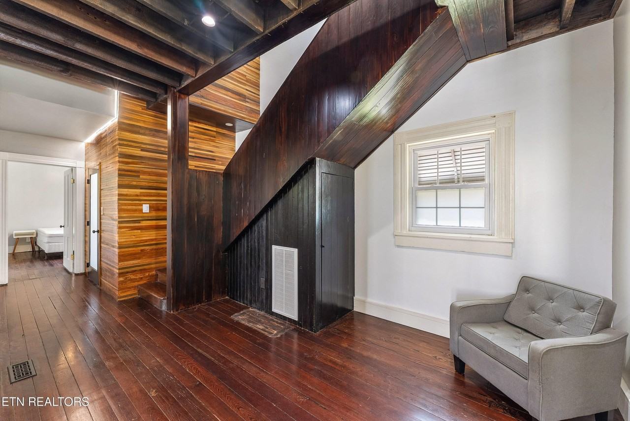 2100 Cecil Ave - Photo 5 of 42
