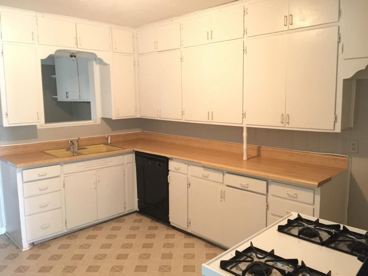 1718 43rd St - Photo 5 of 16