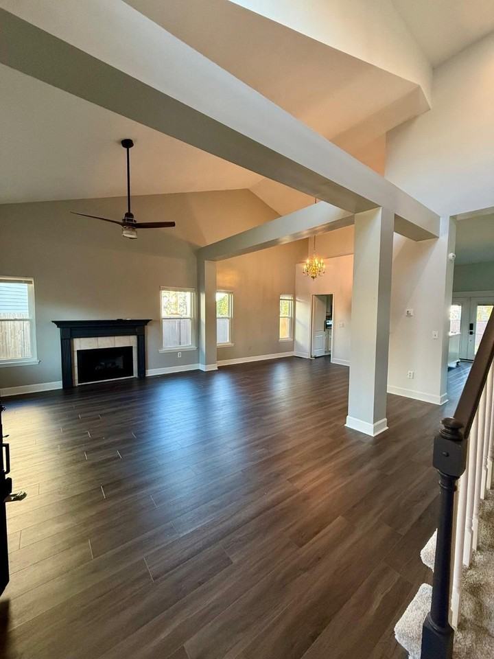 800 Palomino Ln - Photo 3 of 46