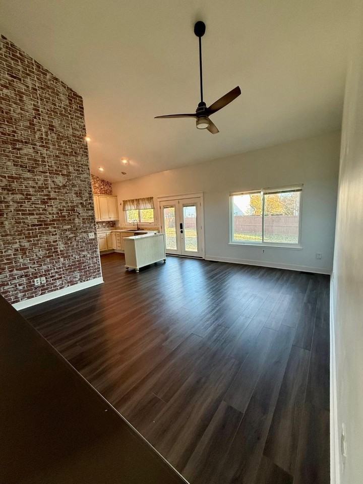 800 Palomino Ln - Photo 7 of 46