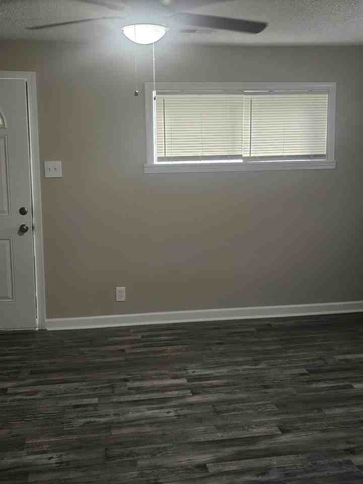 667 Marsh Ave - Photo 3 of 15