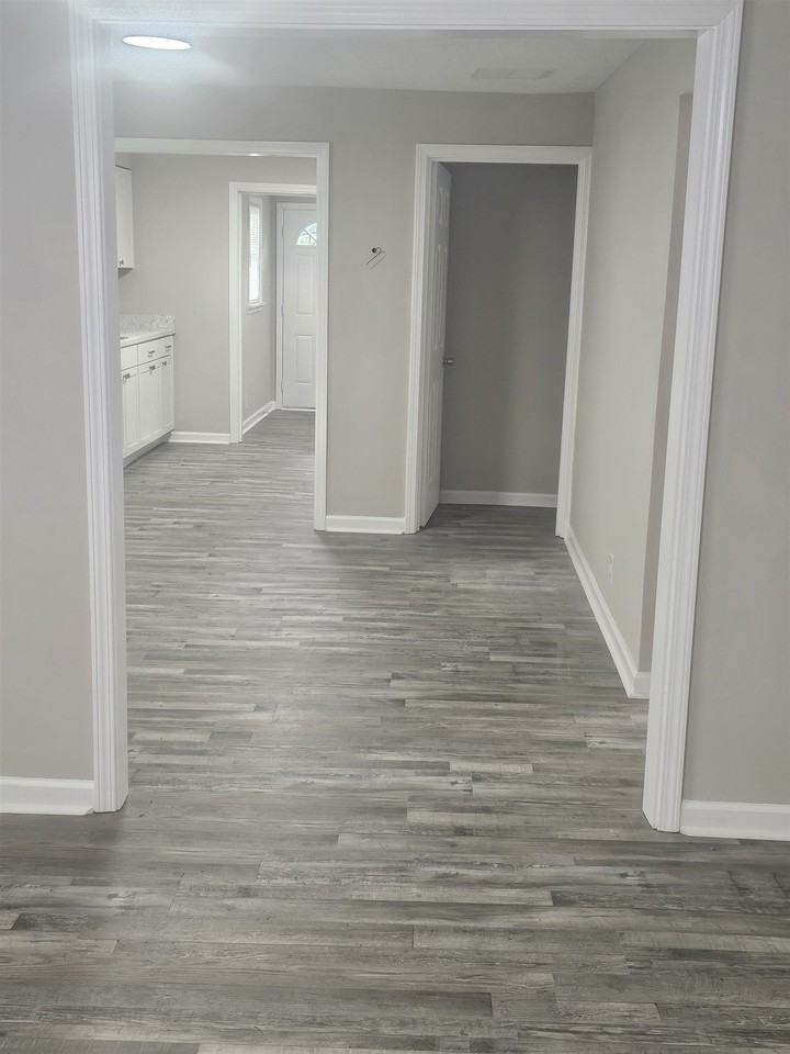 667 Marsh Ave - Photo 5 of 15