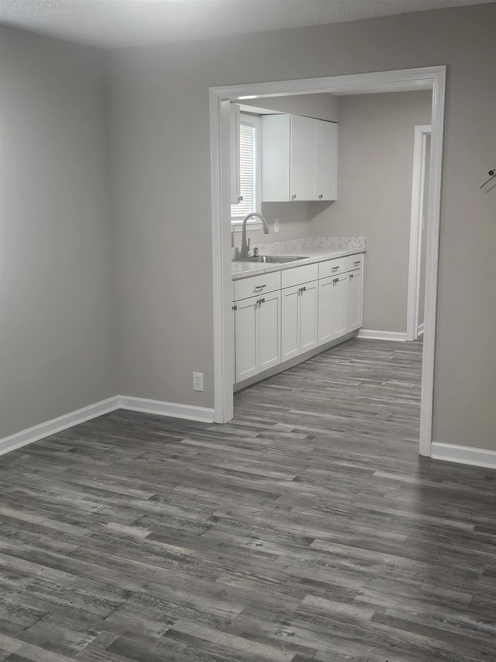667 Marsh Ave - Photo 6 of 15