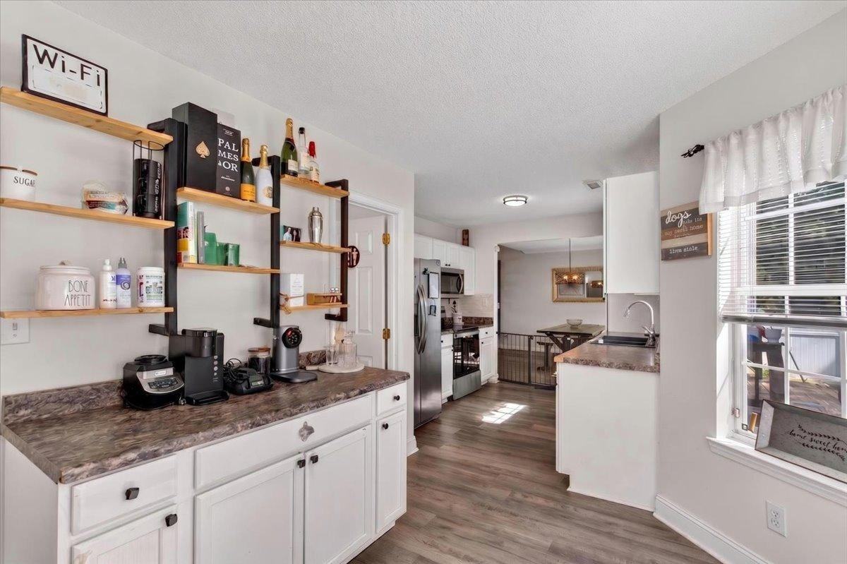 Rosemede Dr - Photo 5 of 10