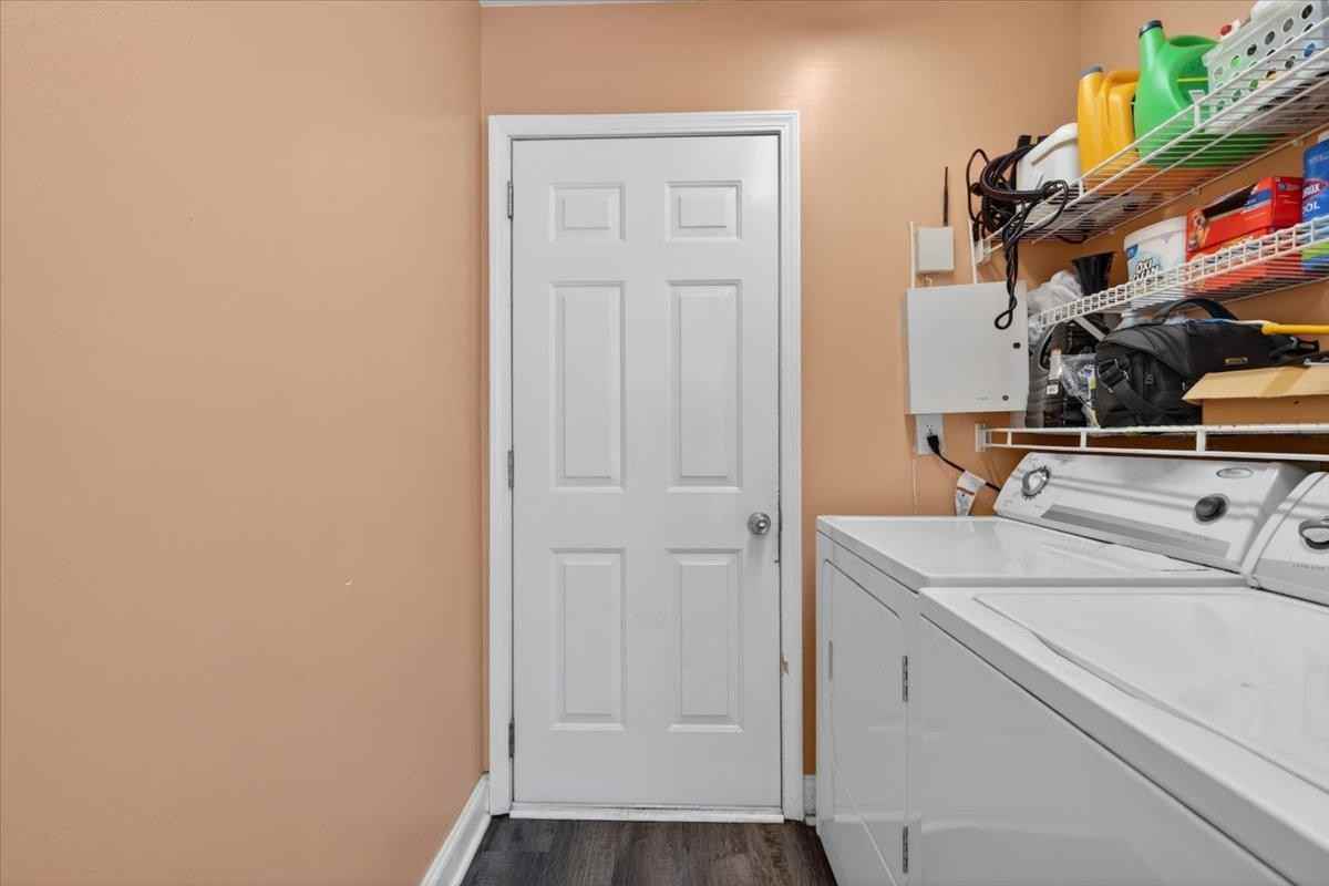Rosemede Dr - Photo 6 of 10
