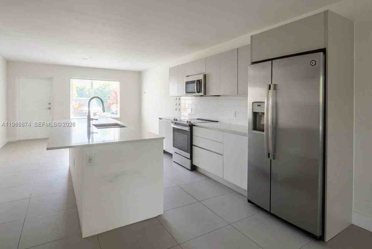2535 Ne 193rd St #3104 - Photo 7 of 30