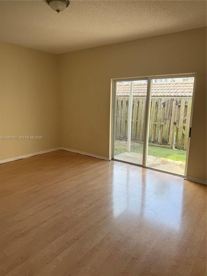 2373 Se 23rd Dr #2373 - Photo 5 of 14