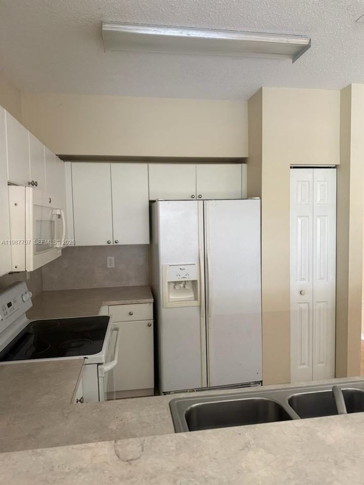 2373 Se 23rd Dr #2373 - Photo 7 of 14