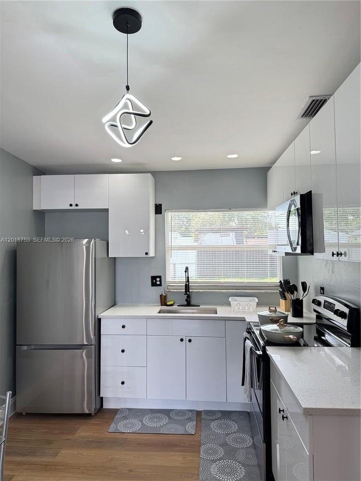 414 N 60th Way #2 - Photo 3 of 25