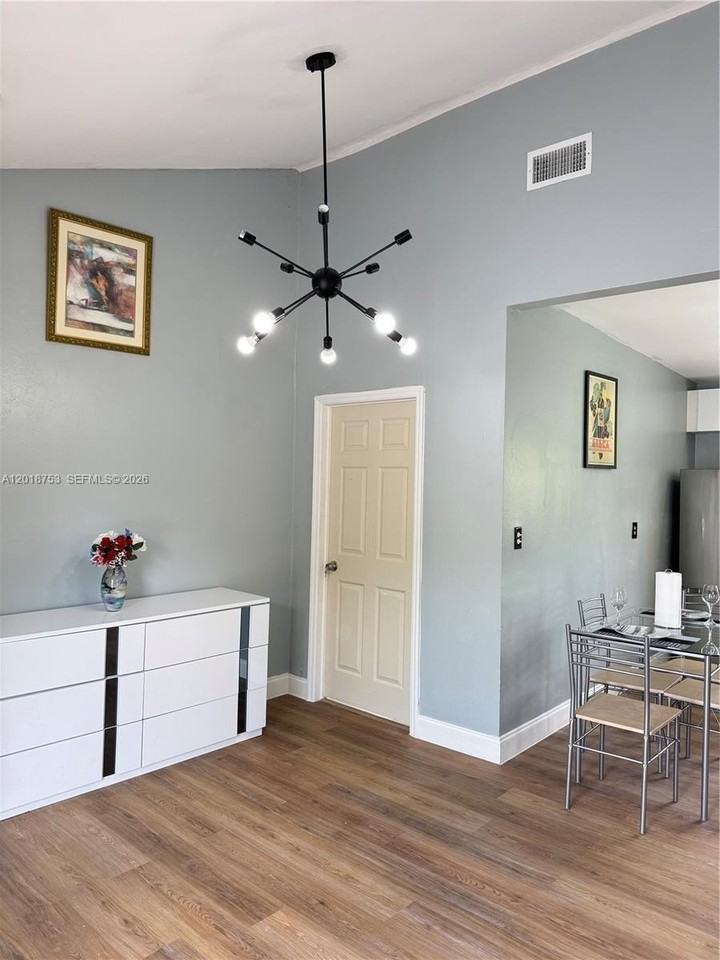 414 N 60th Way #2 - Photo 4 of 25