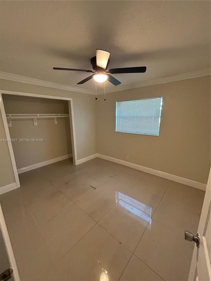 6701 Sw 7th Pl - Photo 2 of 5