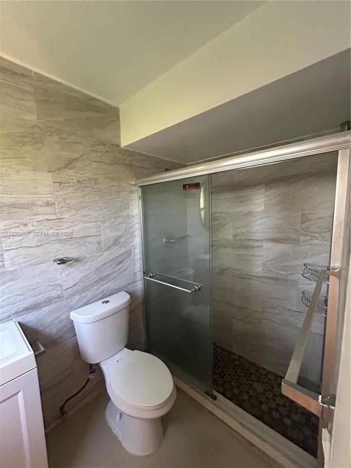 6701 Sw 7th Pl - Photo 4 of 5