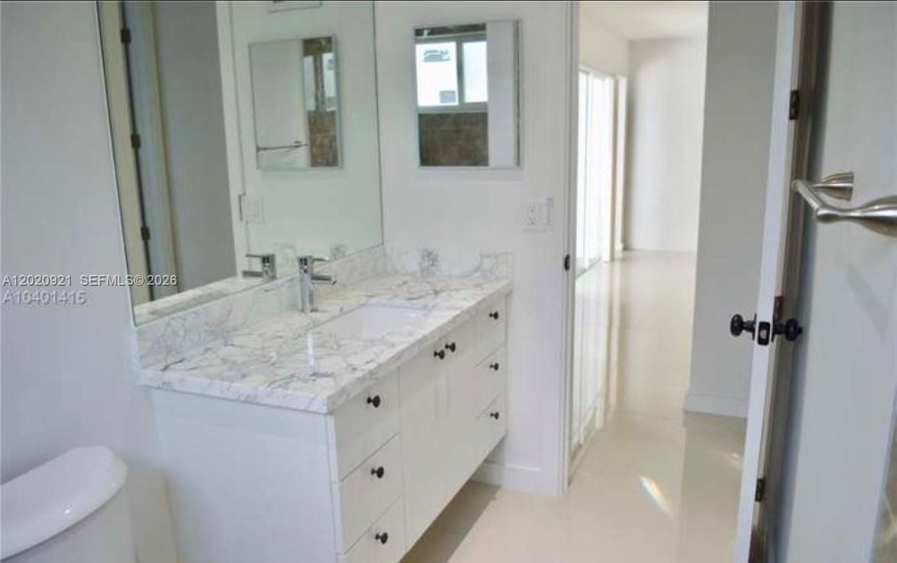 9551 Nw 19th Pl - Photo 5 of 12