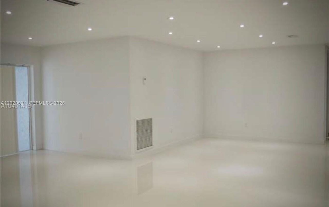 9551 Nw 19th Pl - Photo 7 of 12