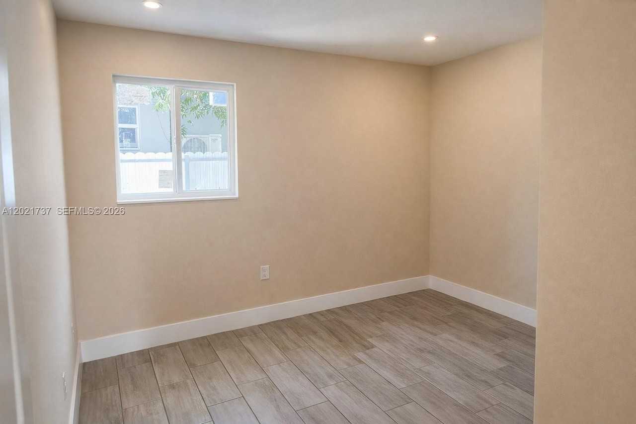 234 Ne 55th Ter #234 - Photo 6 of 9