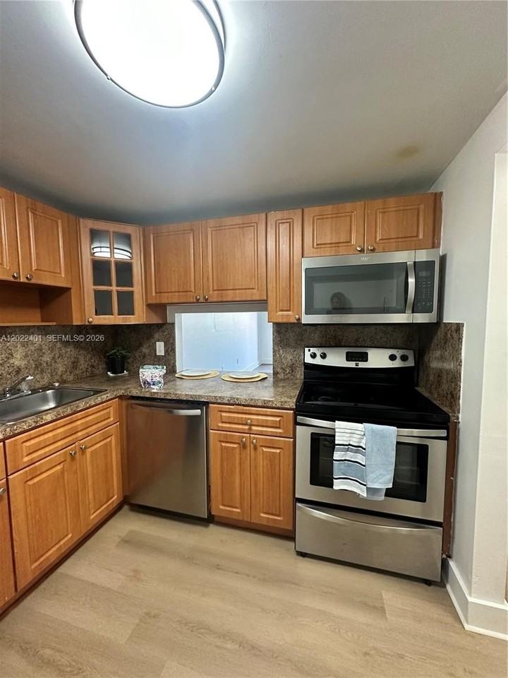 4810 Nw 79th Ave #204 - Photo 5 of 14