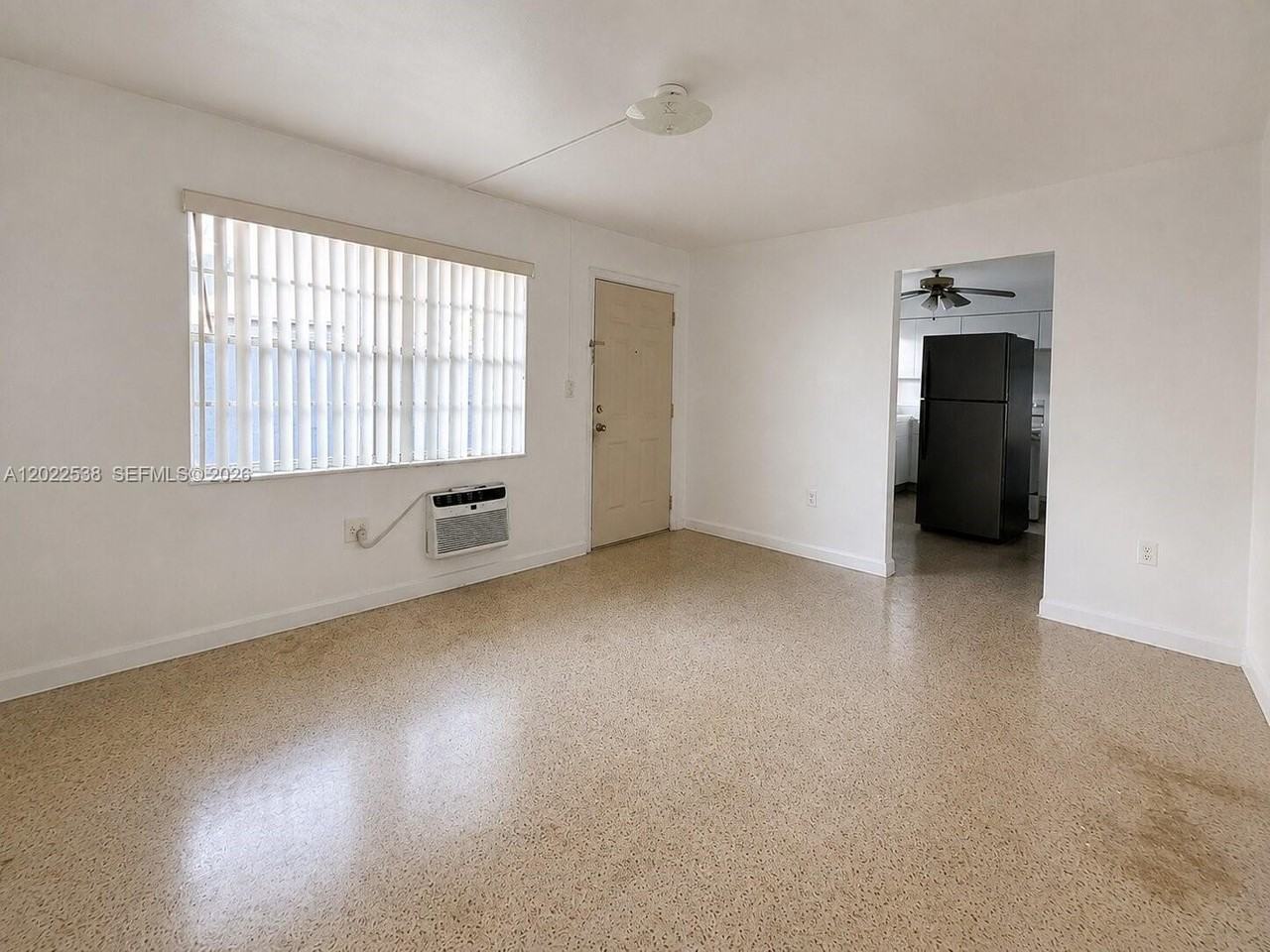 1426 Sw 5th St #2 - Photo 3 of 27