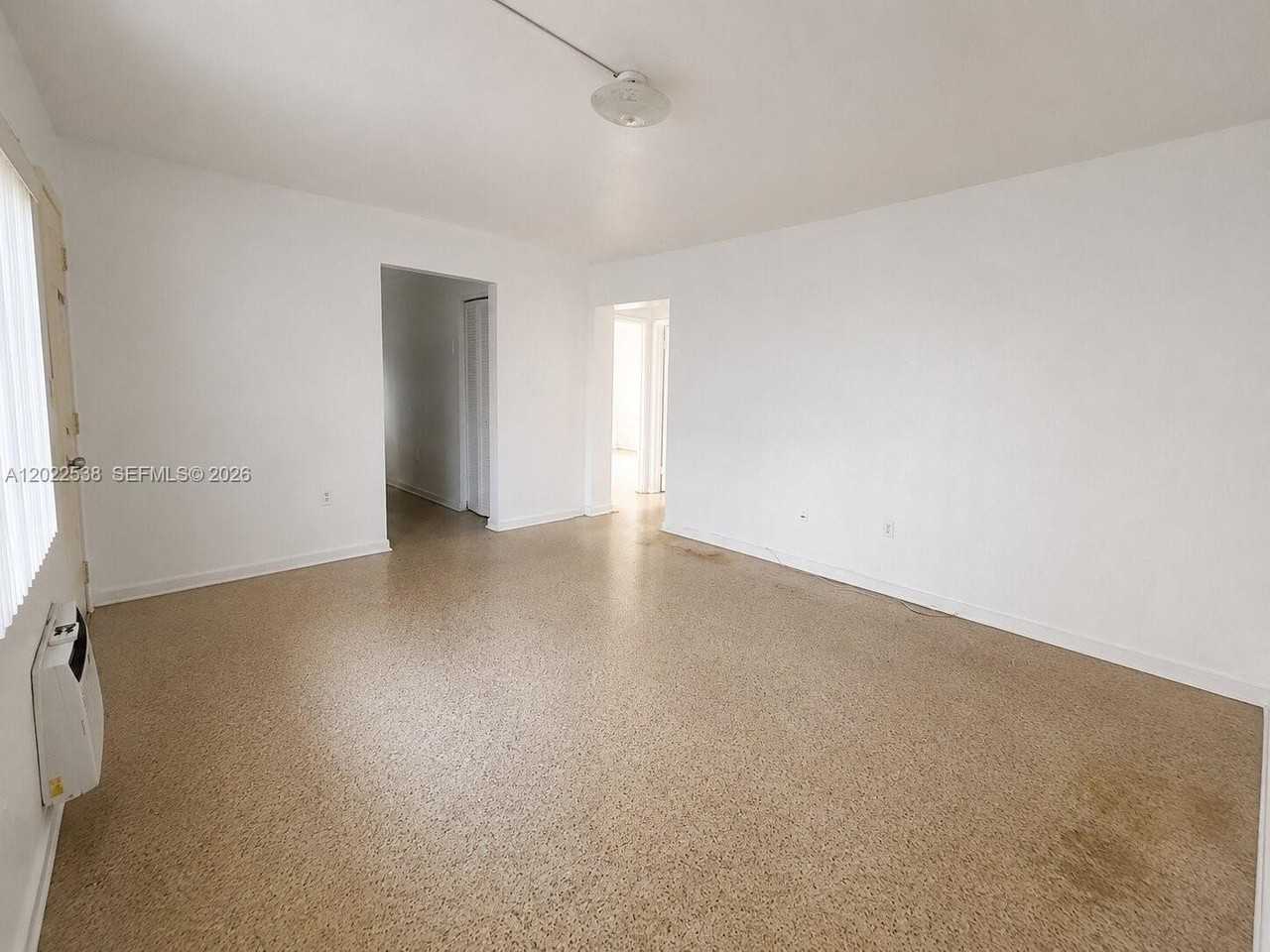 1426 Sw 5th St #2 - Photo 4 of 27