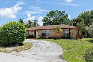 featured image of 3910 Nw 4th Ct #3910