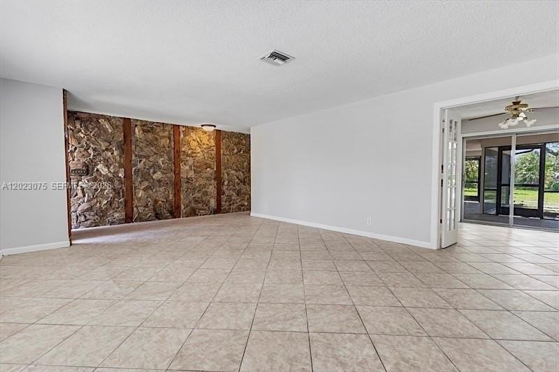 3910 Nw 4th Ct #3910 - Photo 6 of 34