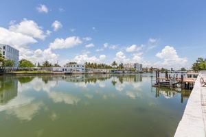 featured image of 8220 Byron Ave #5