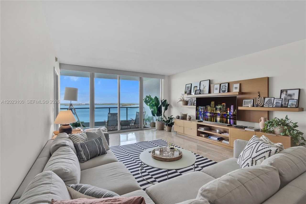1331 Brickell Bay Dr #2007