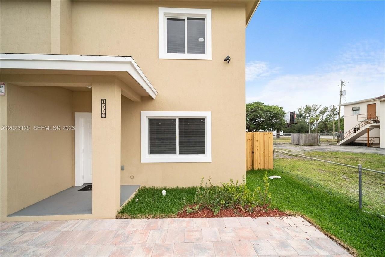 1770 Nw 55th St #1770 - Photo 2 of 21