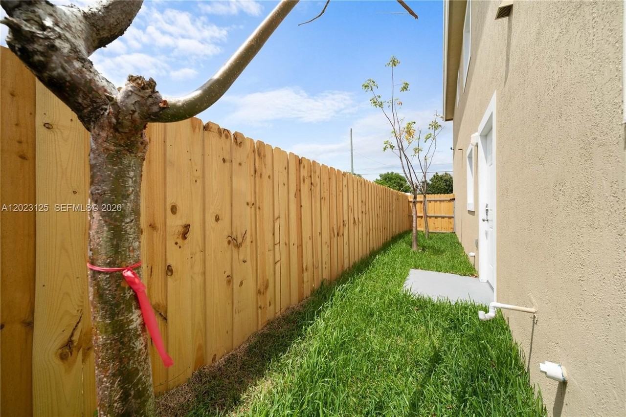 1770 Nw 55th St #1770 - Photo 5 of 21