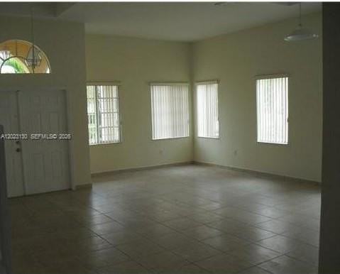 1423 Ne 40th Rd #1423 - Photo 2 of 7