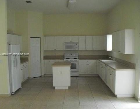1423 Ne 40th Rd #1423 - Photo 4 of 7