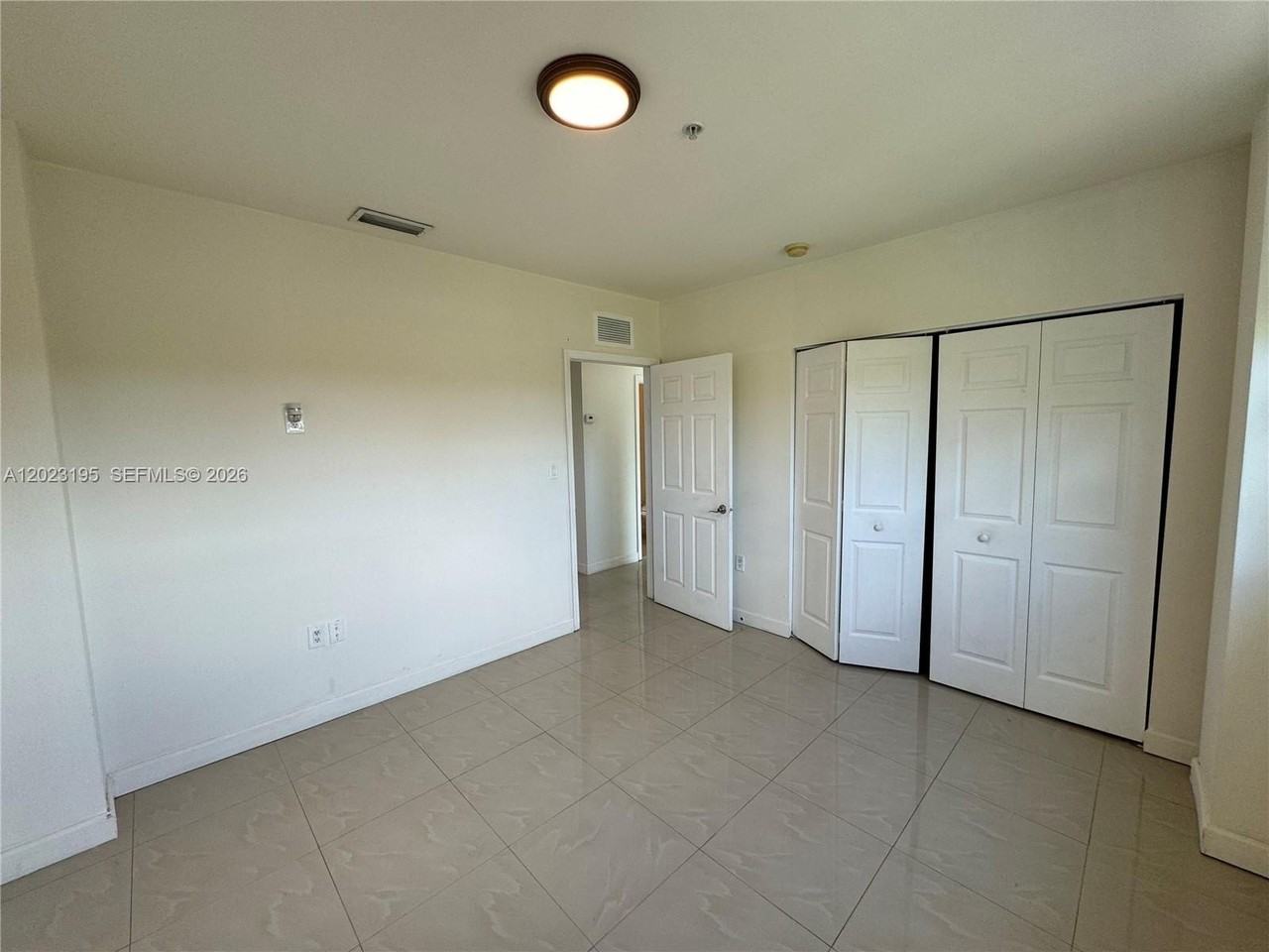 529 Ne 62nd St #404 - Photo 7 of 10