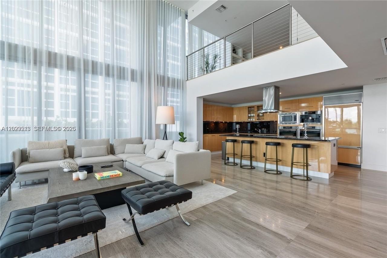 6899 Collins Ave #202 - Photo 3 of 18