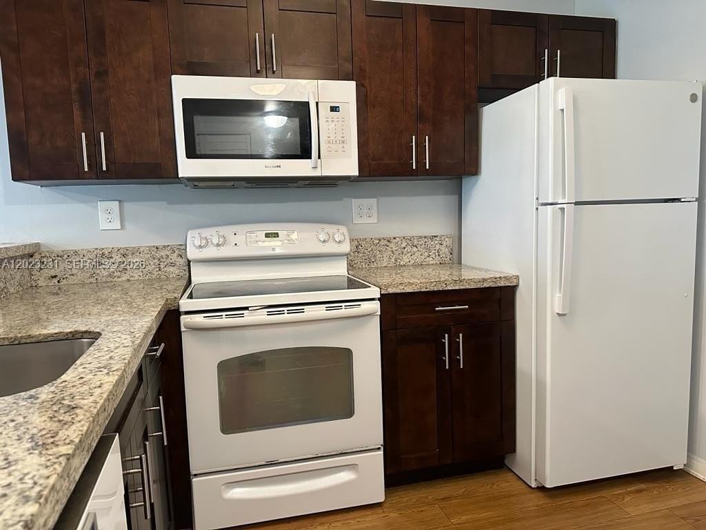 9934 Nob Hill Pl #9934 - Photo 3 of 15