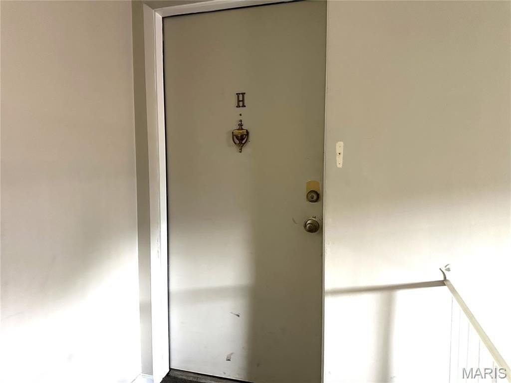 452 Chapel Ridge Dr #H - Photo 4 of 33