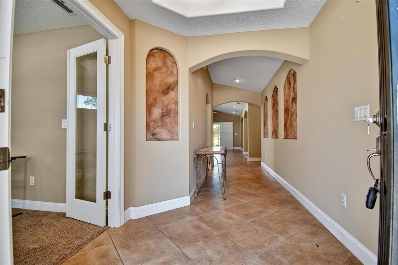 108 Golfview Ct - Photo 4 of 50