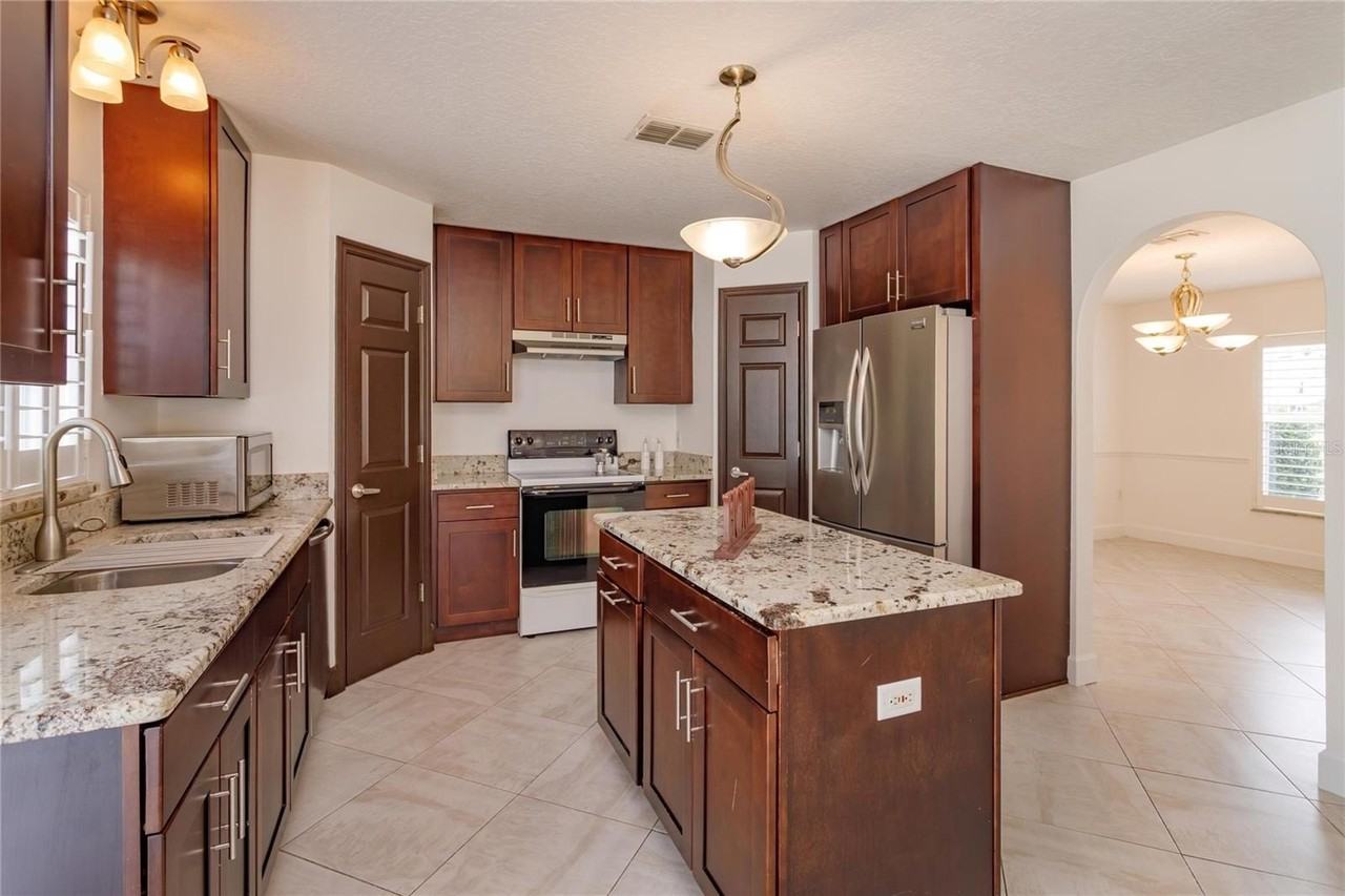 169 Sawyerwood Pl - Photo 4 of 28
