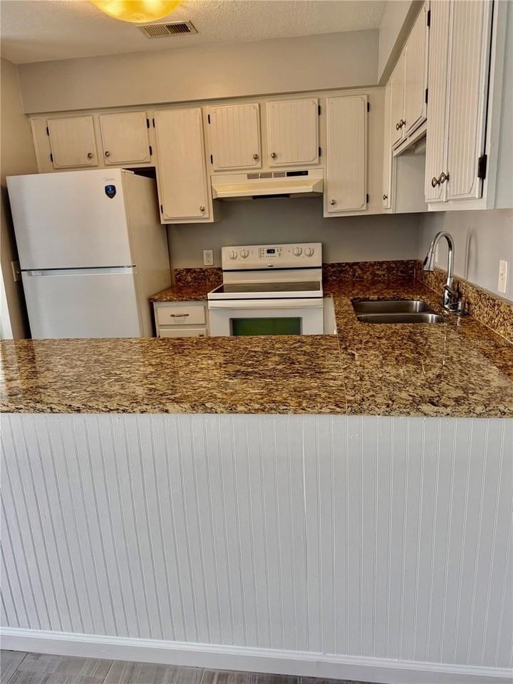 604 Casa Park Court A - Photo 7 of 33