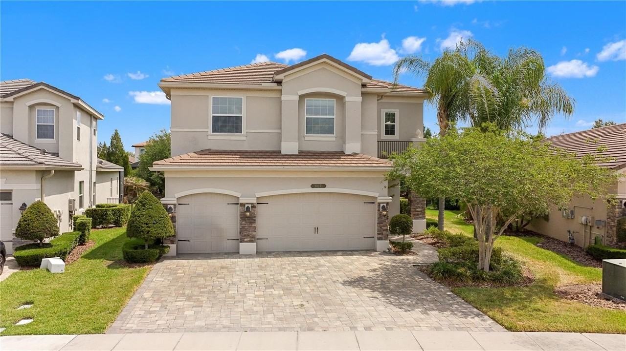 30271 Southernwood Ct - Photo 2 of 50