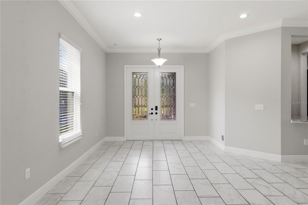 30271 Southernwood Ct - Photo 4 of 50