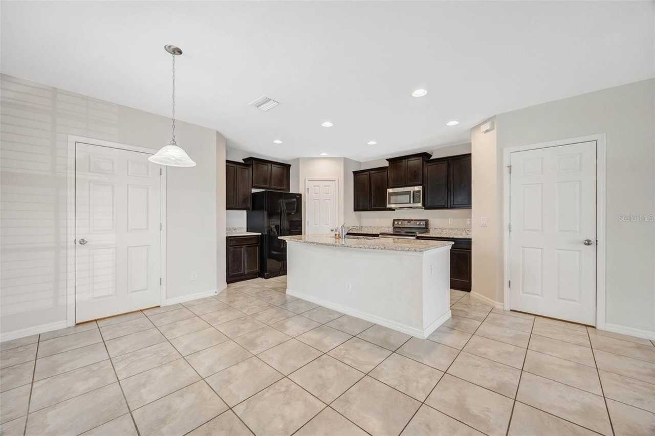 4836 Chatterton Way - Photo 5 of 19