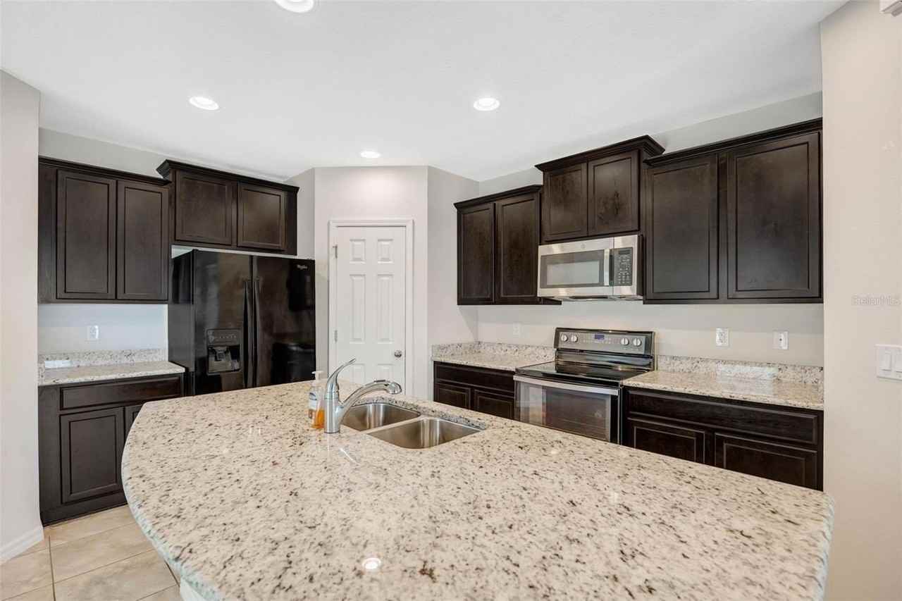 4836 Chatterton Way - Photo 6 of 19