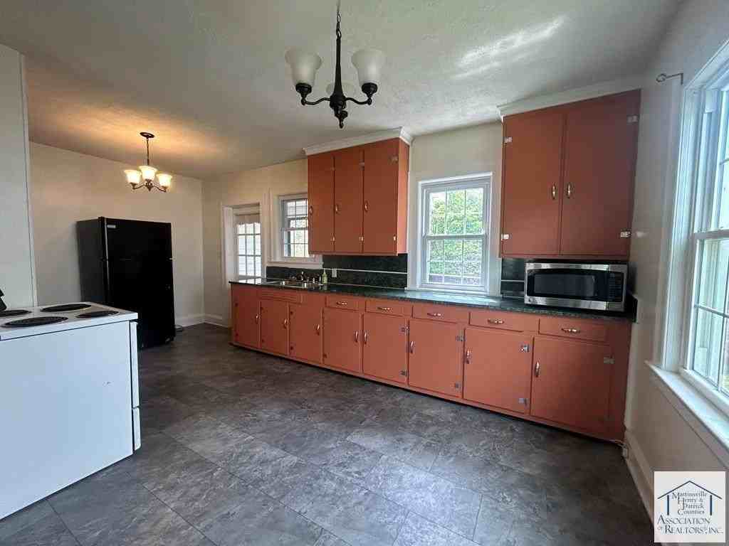 1118 Oakgrove Ave - Photo 5 of 14