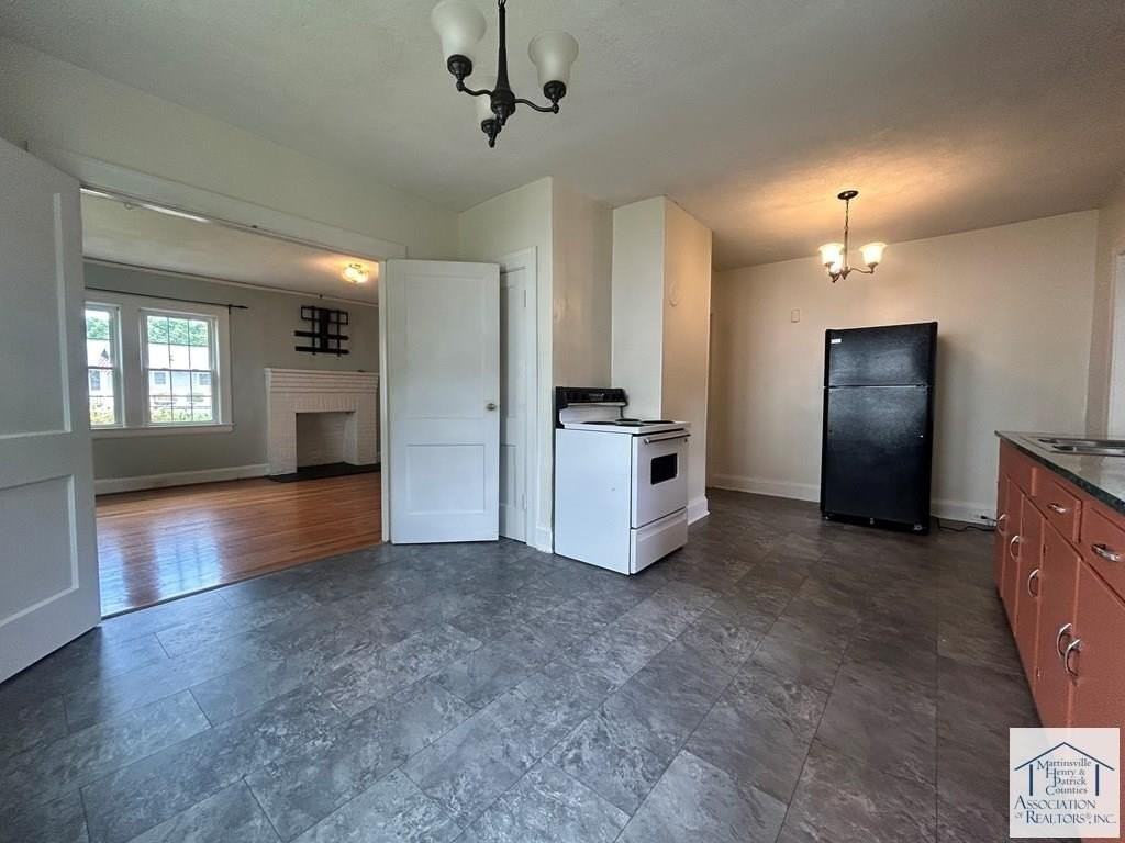 1118 Oakgrove Ave - Photo 6 of 14